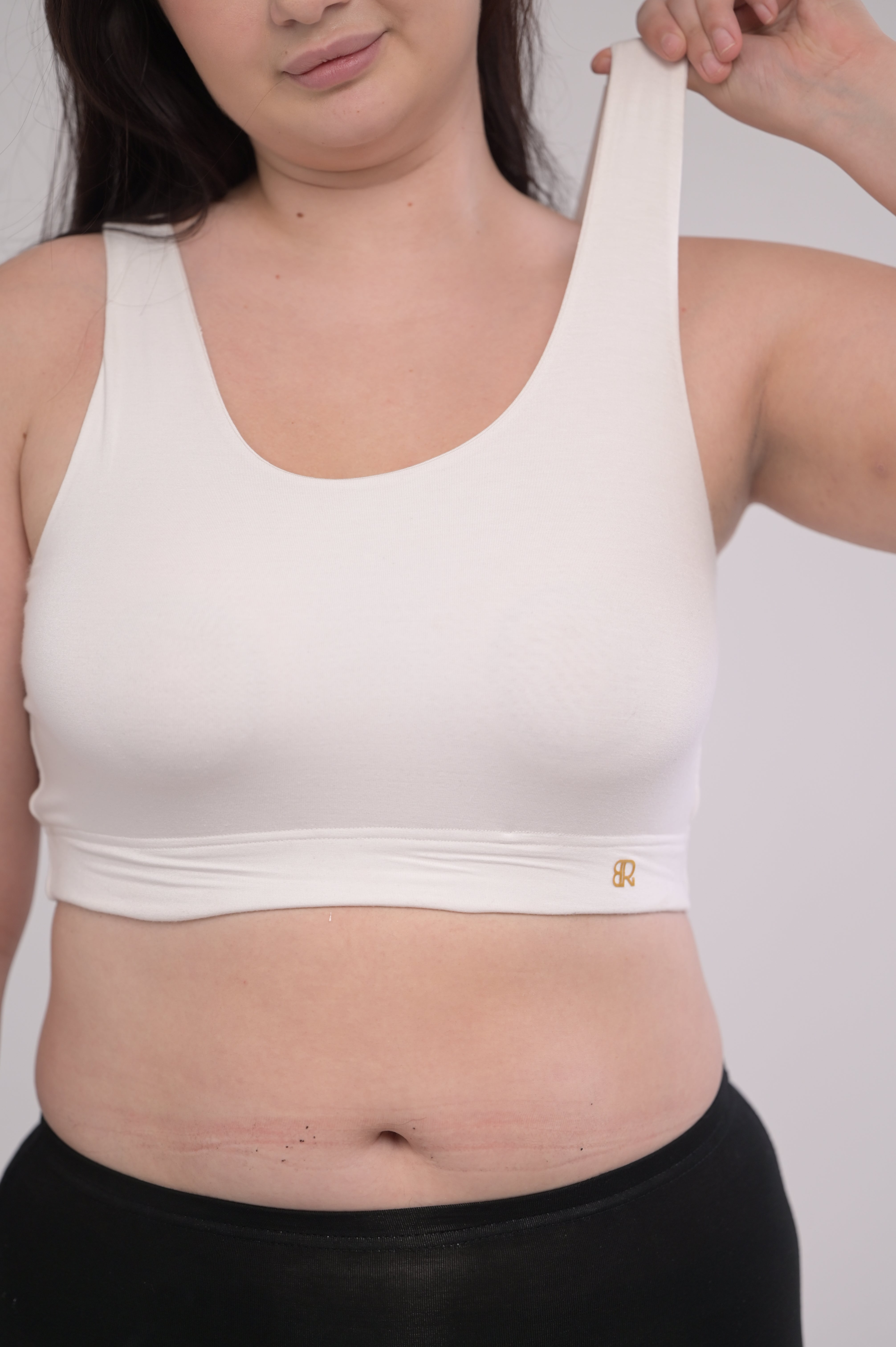 Eirica yoga sports bra - White