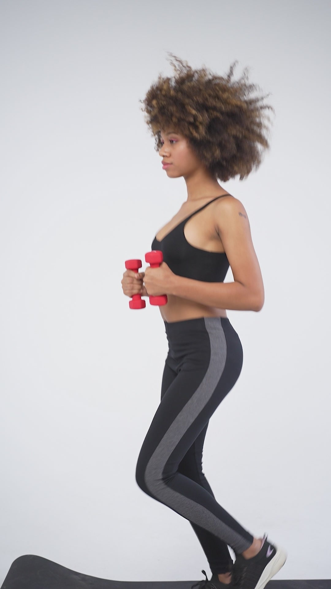 Eirica yoga light weight seamless bra - Black